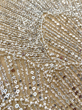 Csipke Couture Ezüst Tüll Nude Geometrikus Mintával, Gyöngyökkel, Gyöngyökkel és Flitterekkel